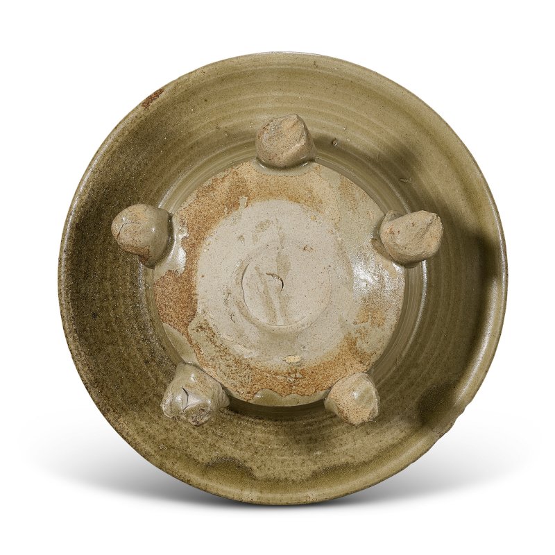 A YAOZHOU CELADON CARVED FIVE-LEGGED CENSER  NORTHERN SONG-JIN DYNASTY (960-1234) - 图2