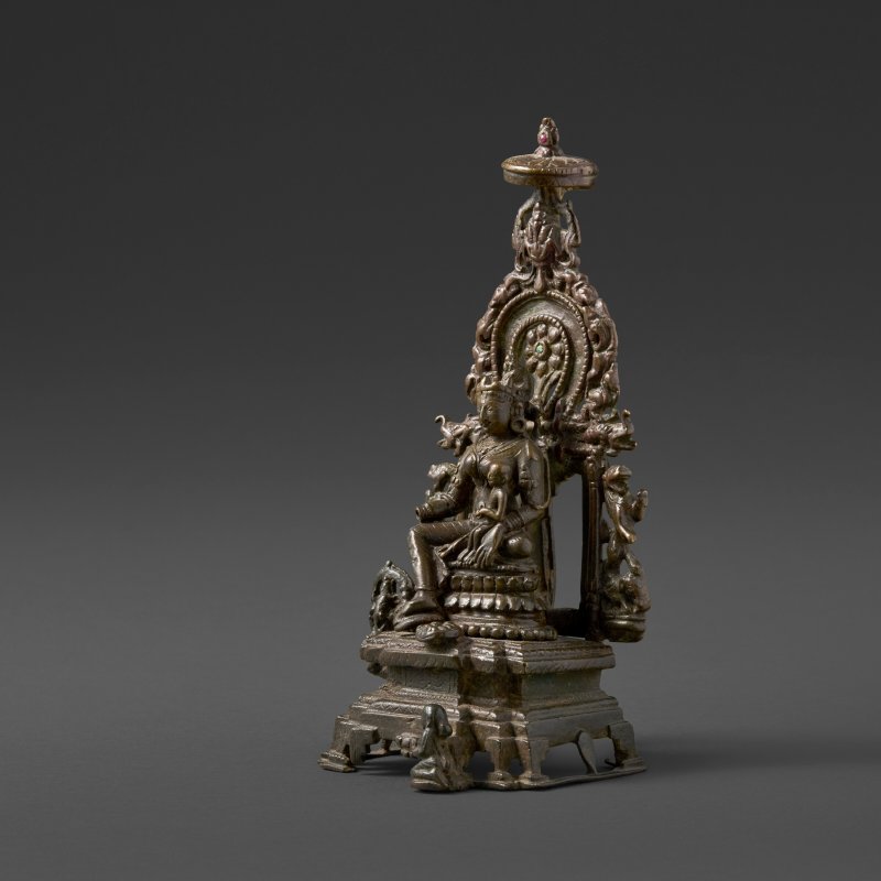 A SILVER INLAID COPPER ALLOY ENTHRONED PURNESHVARI  NORTHEAST INDIA, PALA PERIOD, 10TH-11TH CENTURY - 图2