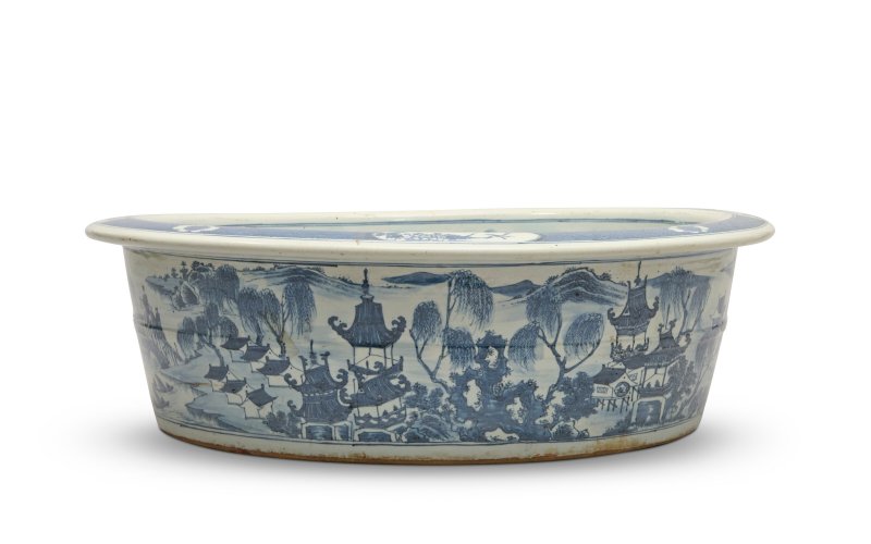 A MASSIVE BLUE AND WHITE 'FISH' BASIN  CHINA, QING DYNASTY, 18TH-19TH CENTURY - 图5