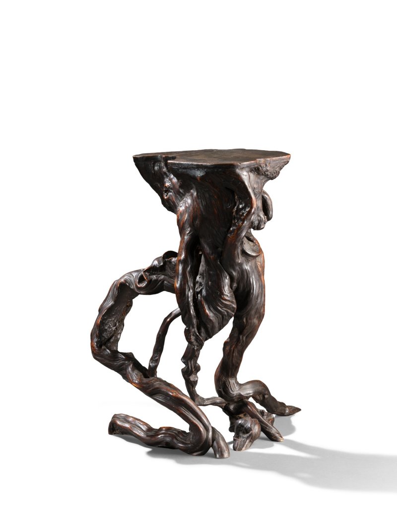 A rootwood incense stand, Qing dynasty | 清　隨形木根花几 - 图5