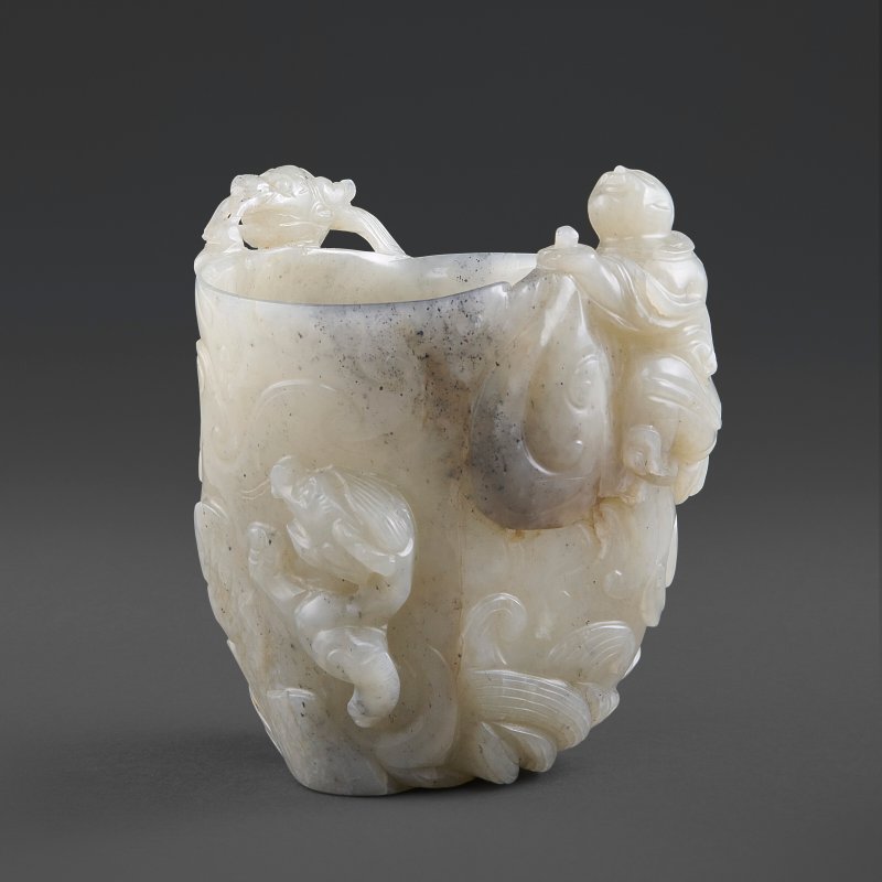 A CELADON JADE 'BOY AND CHILONG ' LIBATION CUP  CHINA, SONG-YUAN DYNASTY (960-1368) - 图3