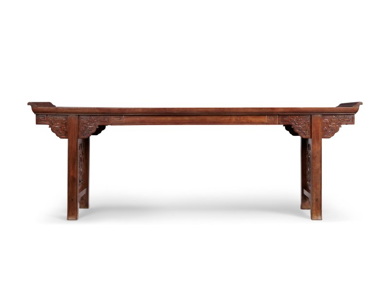 AN IMPRESSIVE AND RARE HUANGHUALI TRESTLE-LEG TABLE  CHINA, 17TH-18TH CENTURY - 图2