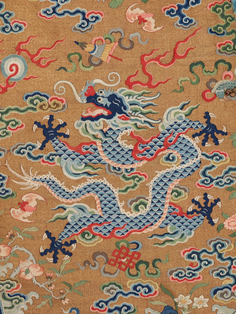 清乾隆/嘉慶 緙金地藍龍紋龍袍  QIANLONG-JIAQING PERIOD (1736-1820) - 图8