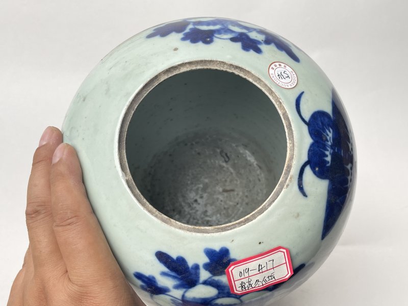 清 青花蝶恋花花卉纹罐 - 图5