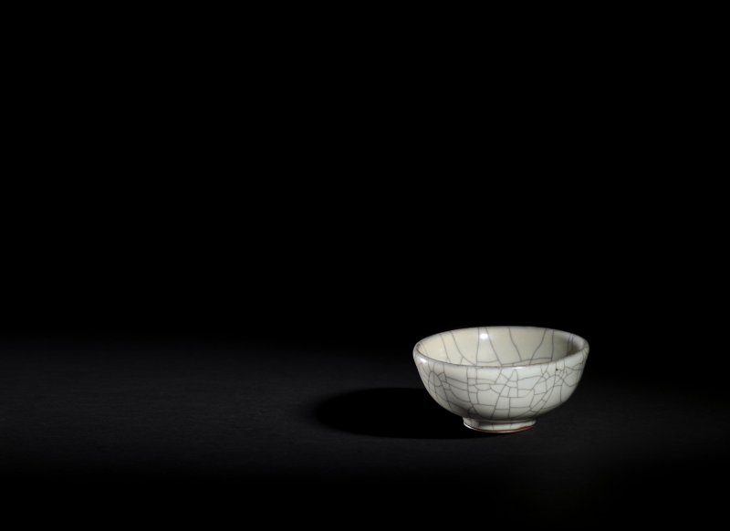 The Edward T. Chow Guan cup, Southern Song dynasty | 南宋　官窰小盃 - 图4