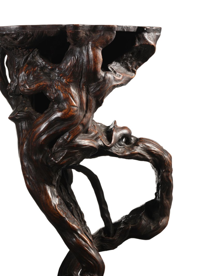 A rootwood incense stand, Qing dynasty | 清　隨形木根花几 - 图6