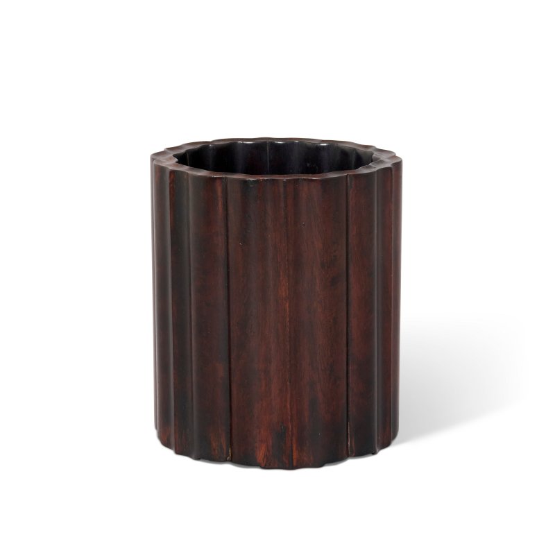 A RARE HUANGHUALI LOBED BRUSH POT  CHINA, QING DYNASTY, 18TH CENTURY - 图4