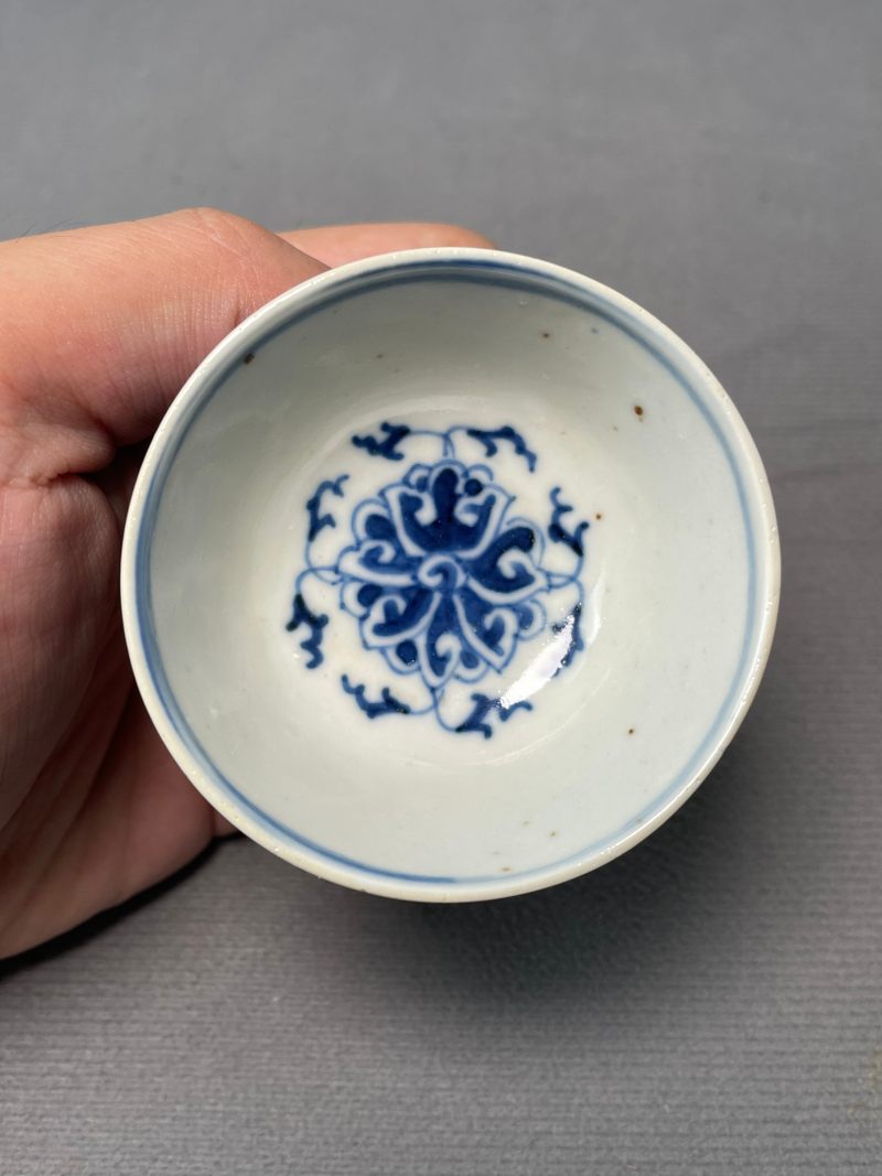 清光绪 青花缠枝莲纹杯 - 图8