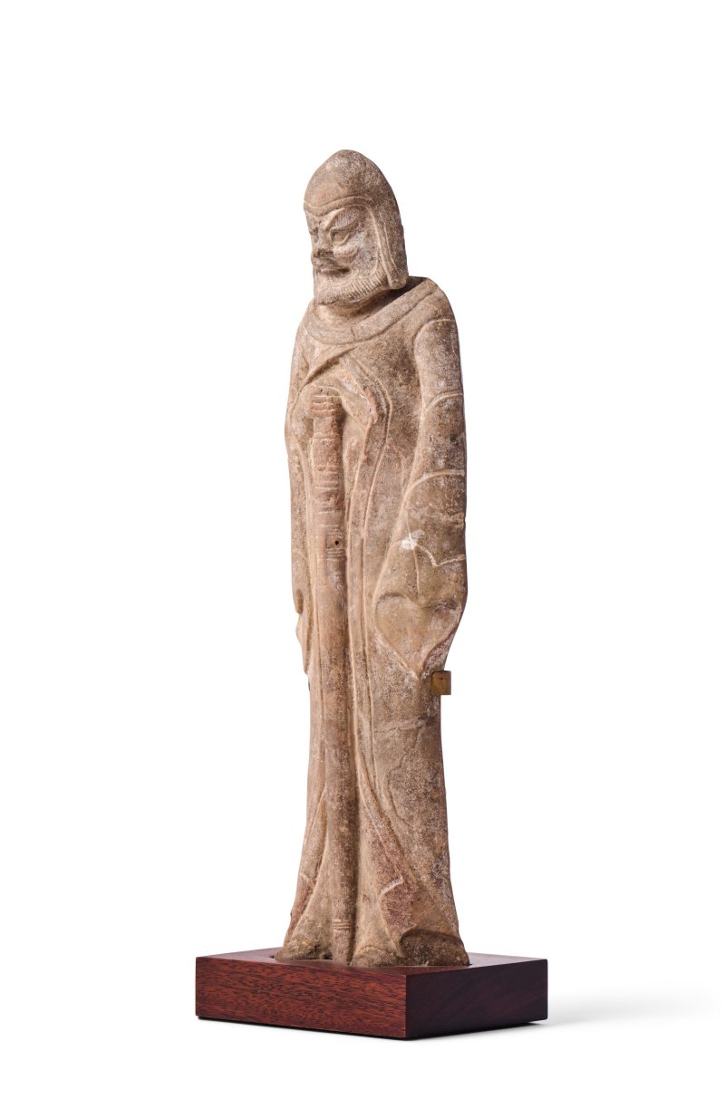 A POTTERY FIGURE OF A GUARD  CHINA, NORTHERN WEI DYNASTY, 5TH-6TH CENTURY - 图2