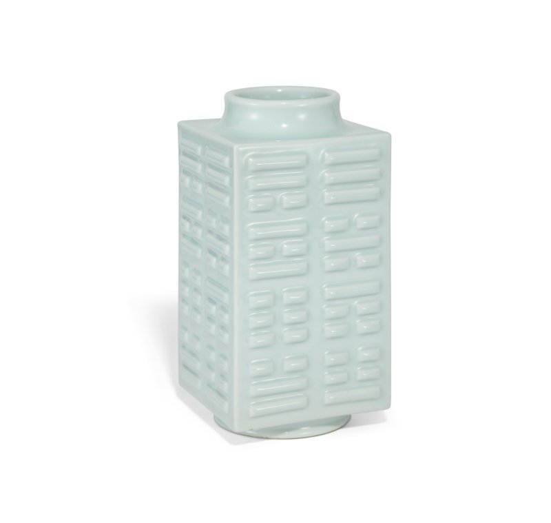 A CELADON-GLAZED CONG -FORM VASE  CHINA, QING DYNASTY, GUANGXU SIX-CHARACTER MARK IN UNDERGLAZE BLUE AND OF THE PERIOD (1875-1908) - 图3