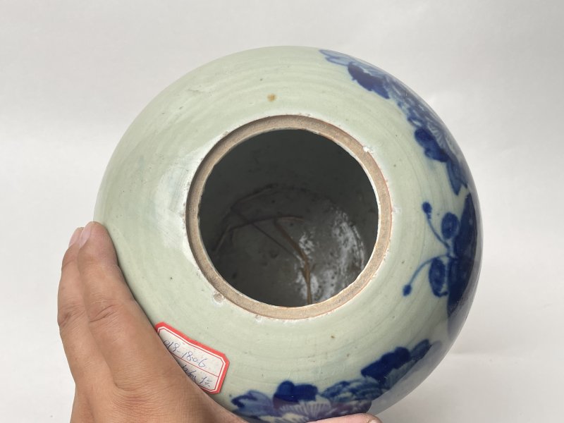 清 青花蝶恋花纹罐 - 图5