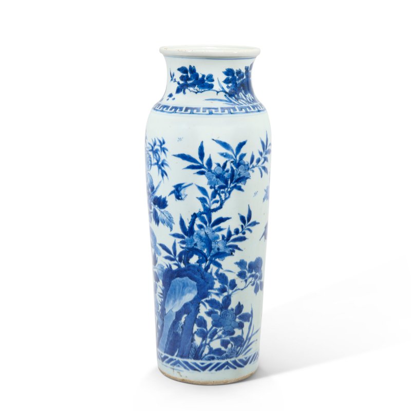 A BLUE AND WHITE 'BIRD AND FLOWER' SLEEVE VASE  CHINA, 17TH CENTURY - 图2