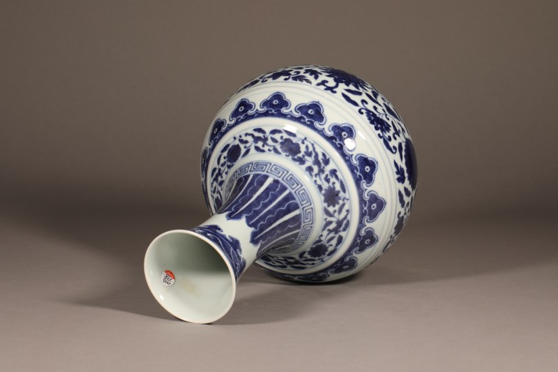 清光绪 青花缠枝莲赏瓶 - 图3