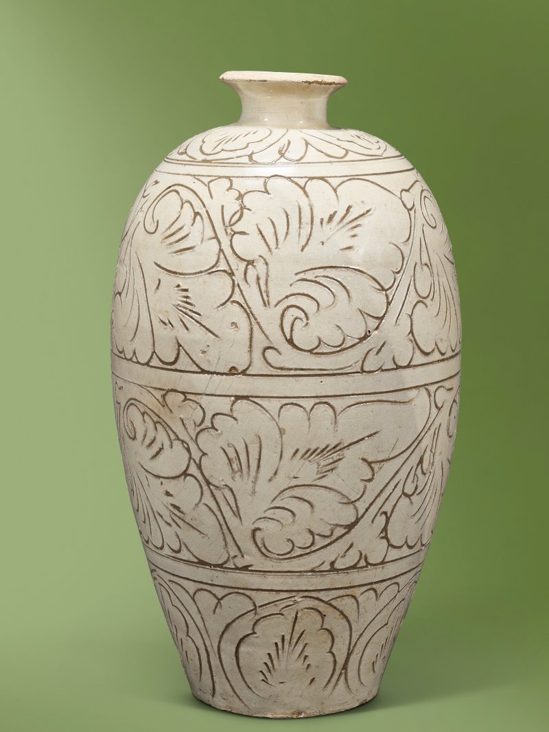 A CIZHOU CARVED WHITE-GLAZED VASE, MEIPING  CHINA, NORTHERN SONG-JIN DYNASTY (960-1234) - 图1
