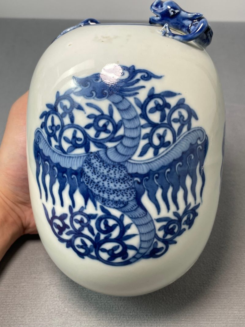 清晚期-民国  青花贴塑瑞兽纹小尊 - 图3