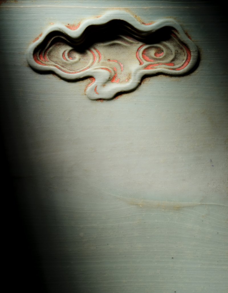 An imperially inscribed songhua inkstone with original zitan fitted box, Qing dynasty, Kangxi period | 清康熙　御銘松花石「九如」硯　「康熙」、「御銘」印　原配紫檀透雕靈芝如意紋硯盒 - 图5