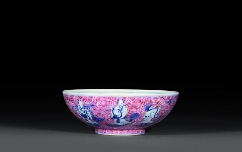 清道光 胭脂红海水青花八仙人物碗 - 图1