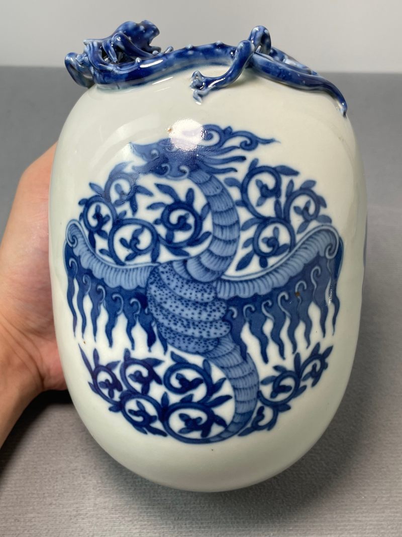 清晚期-民国  青花贴塑瑞兽纹小尊 - 图4