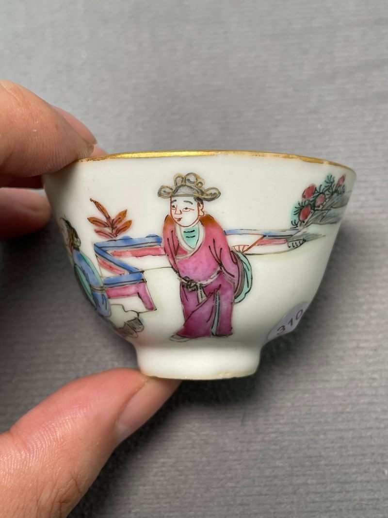清晚期 粉彩人物故事杯 - 图6