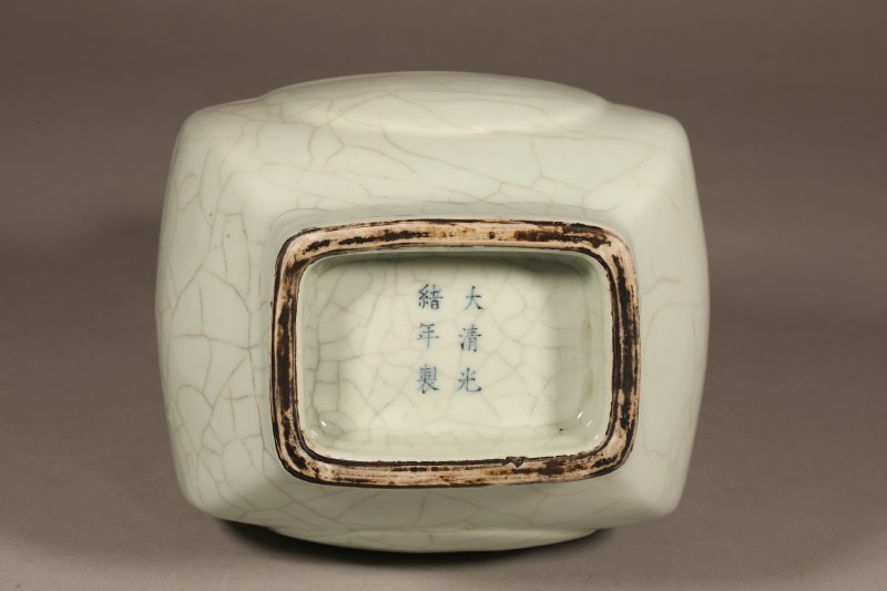 清光绪 仿哥秞贯耳瓶 - 图6