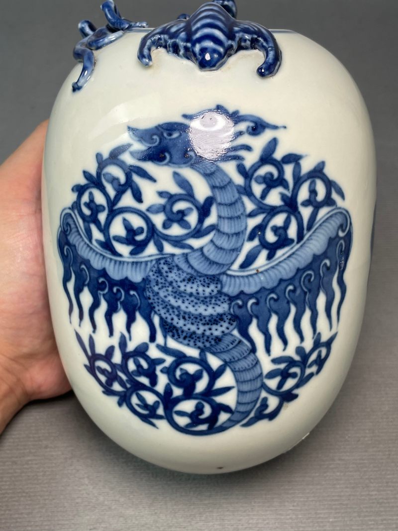 清晚期-民国  青花贴塑瑞兽纹小尊 - 图5