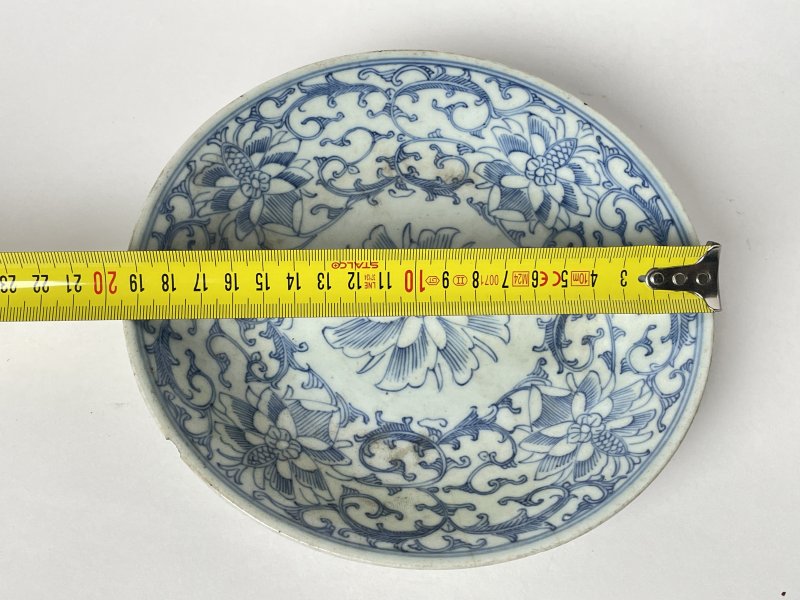 清 青花缠枝莲纹盘 - 图9