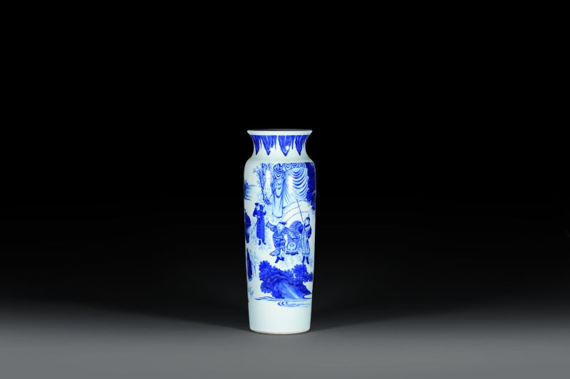 明崇祯 青花人物故事筒瓶 - 图1