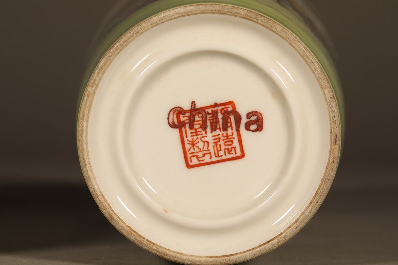 民国 粉彩人物双鹤纹瓶 - 图3