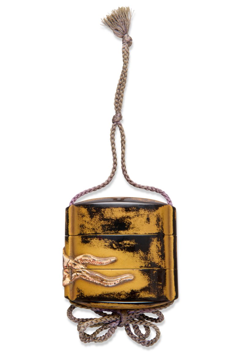 A GOLD LACQUER TWO-CASE INRO  JAPAN, EDO PERIOD (18TH CENTURY) - 图3