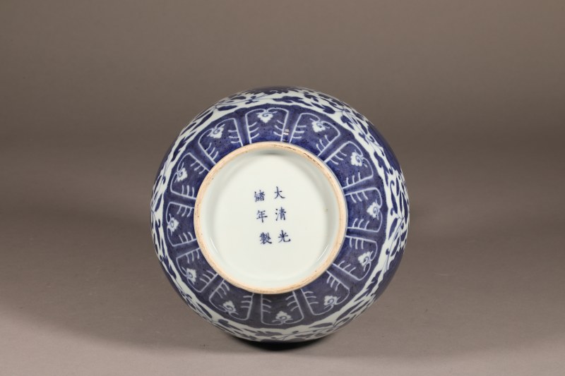 清光绪 青花缠枝莲赏瓶 - 图5