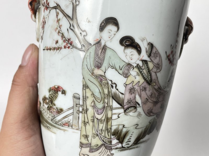 民国 粉彩仕女人物双耳瓶 - 图5