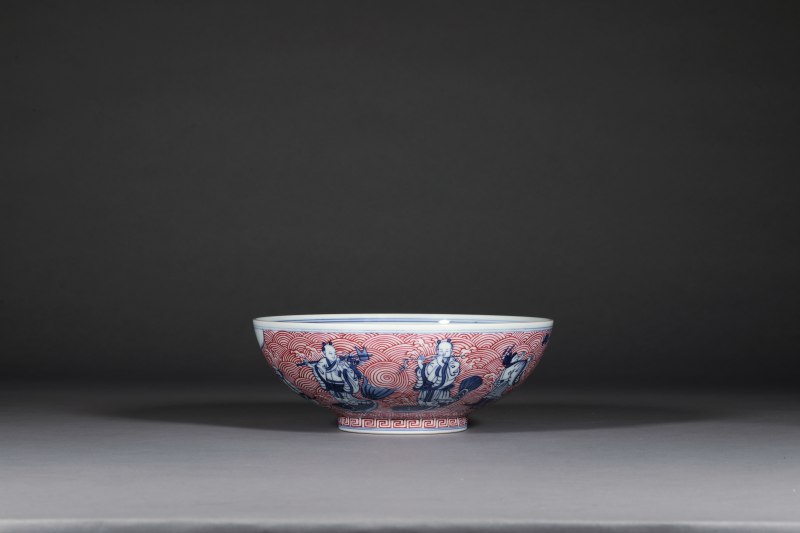 清道光 胭脂红海水青花八仙人物碗
