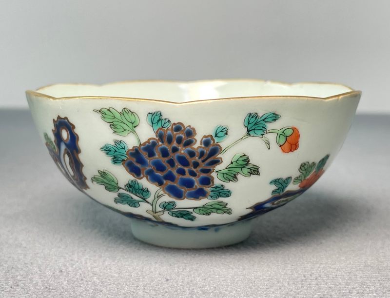 清乾隆 珐琅彩洞石花卉纹茶圆 - 图2