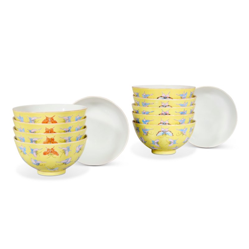 A GROUP OF ELEVEN YELLOW-GROUND FAMILLE ROSE 'BUTTERFLY' BOWLS  CHINA, REPUBLIC PERIOD (1912-1949) - 图2