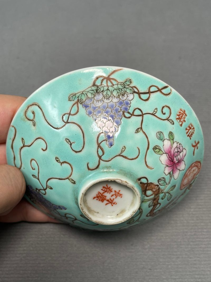 清晚期 “大雅斋”粉绿地花鸟图宫碗 - 图13