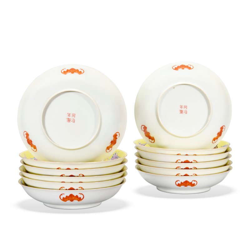 A GROUP OF TWELVE YELLOW-GROUND FAMILLE ROSE 'BUTTERFLY' DISHES  CHINA, REPUBLIC PERIOD (1912-1949) - 图2