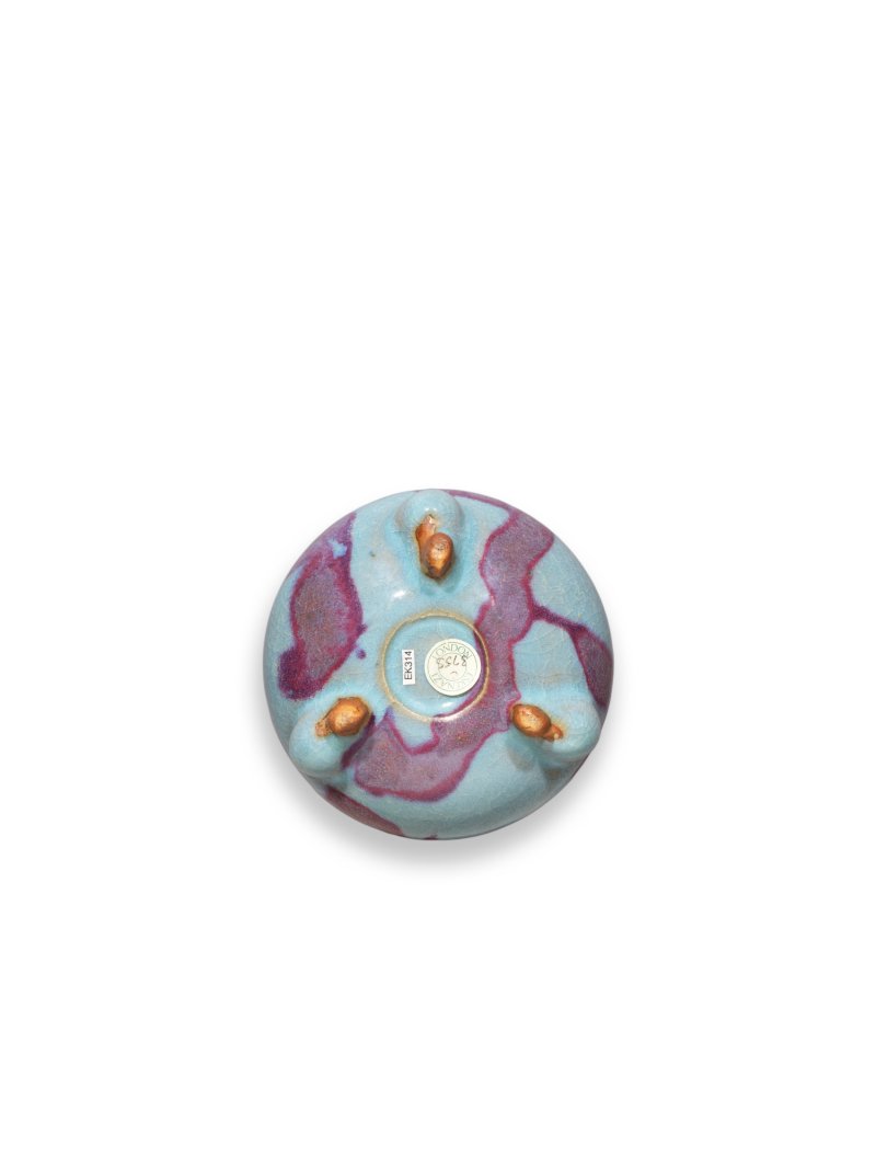 A superb Junyao purple-splashed tripod incense burner, Northern Song - Jin dynasty | 北宋至金 鈞窰天藍釉玫瑰紫斑三足爐 - 图2