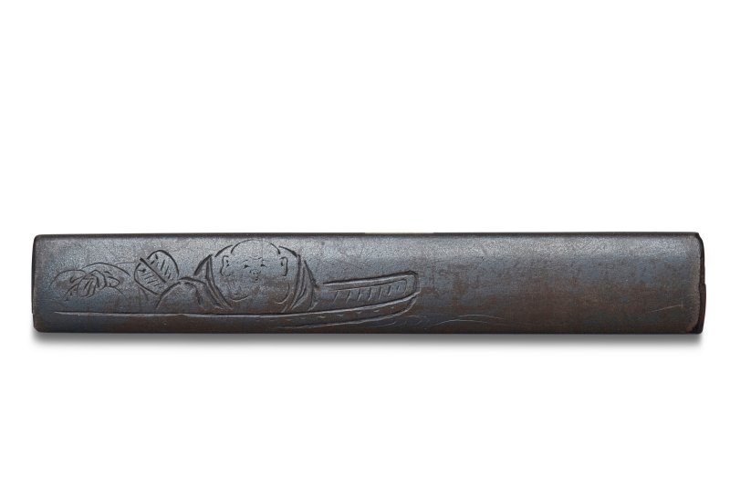 A LACQUERED-METAL KOZUKA (HANDLE FOR A SMALL UTILITY KNIFE)  JAPAN, EDO PERIOD (MID-LATE 19TH CENTURY), SIGNED ZESHIN (SHIBATA ZESHIN; 1807-1891) - 图2