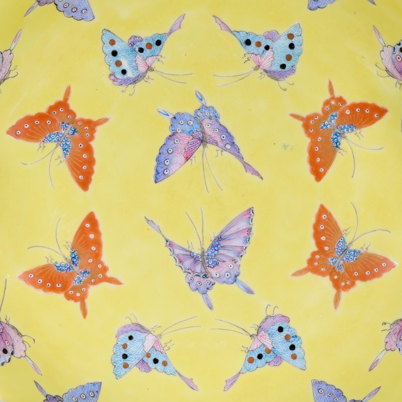 A GROUP OF TWELVE YELLOW-GROUND FAMILLE ROSE 'BUTTERFLY' DISHES  CHINA, REPUBLIC PERIOD (1912-1949) - 图3