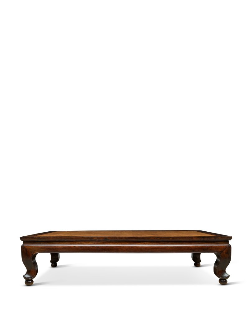 A rare huanghuali waisted daybed, ta, 17th century | 十七世紀　黃花梨涼榻 - 图1