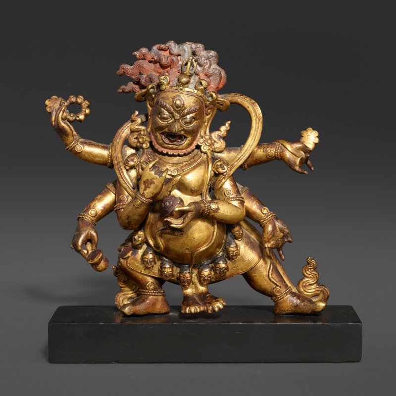 A GILT BRONZE FIGURE OF SHADBHUJA MAHAKALA  TIBET, 18TH CENTURY - 图1