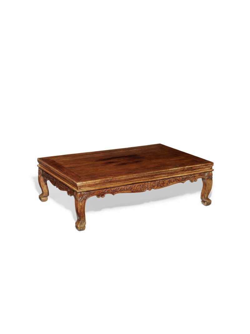 A RARE LARGE HUANGHUALI KANG TABLE  CHINA, 17TH CENTURY - 图2