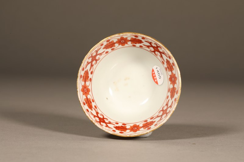 清道光 矾红描金缠枝莲折沿花口茶圆 - 图2
