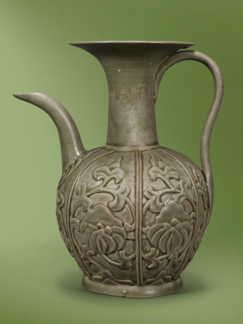 A RARE YUE CELADON CARVED AND MOULDED 'PEONY' EWER  CHINA, NORTHERN SONG DYNASTY (960-1127) - 图1