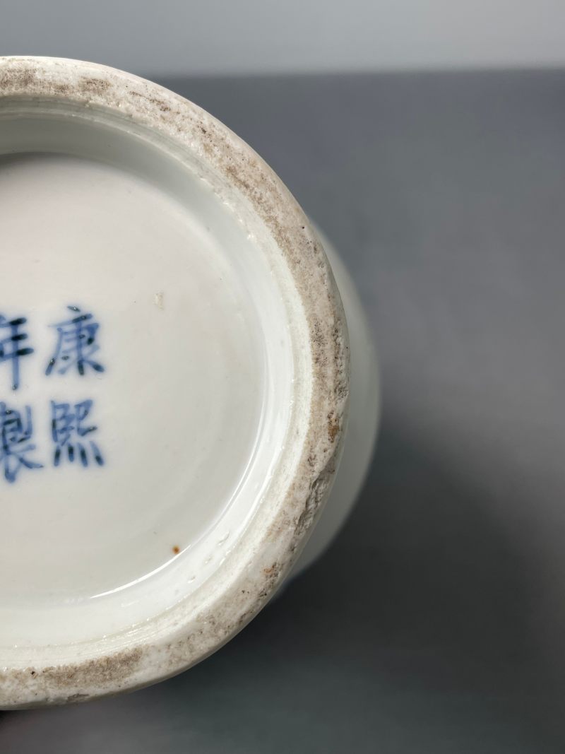 清光绪 青花“三国演义孙策大战太史慈”人物橄榄瓶 - 图33
