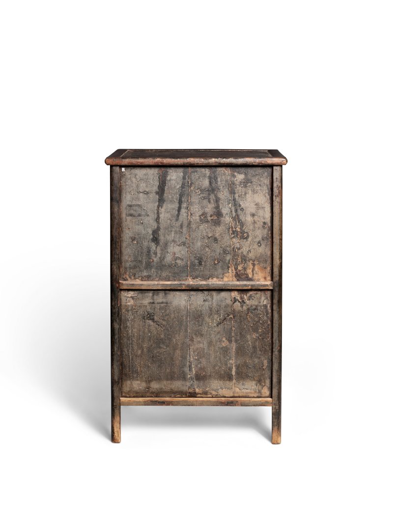 A RARE HUAMU BURL AND HUANGHUALI SLOPING-STILE CABINET  CHINA, 17TH-18TH CENTURY - 图5