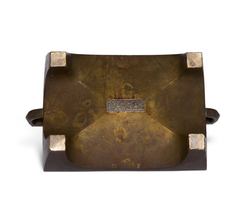 A MASSIVE TETRAPOD BRONZE CENSER  CHINA, QING DYNASTY, XIANFENG SIX-CHARACTER MARK AND OF THE PERIOD (1851-1861) - 图8