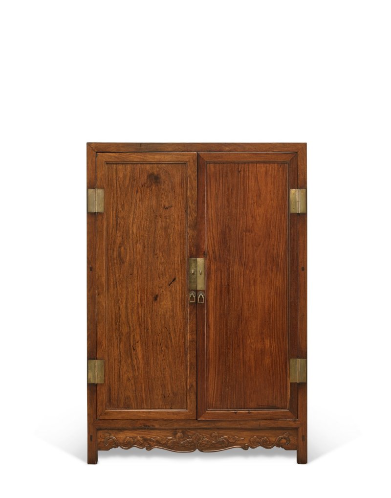 A rare huanghuali square-corner cabinet, Qing dynasty, 18th century | 清十八世紀　黃花梨方角櫃 - 图1
