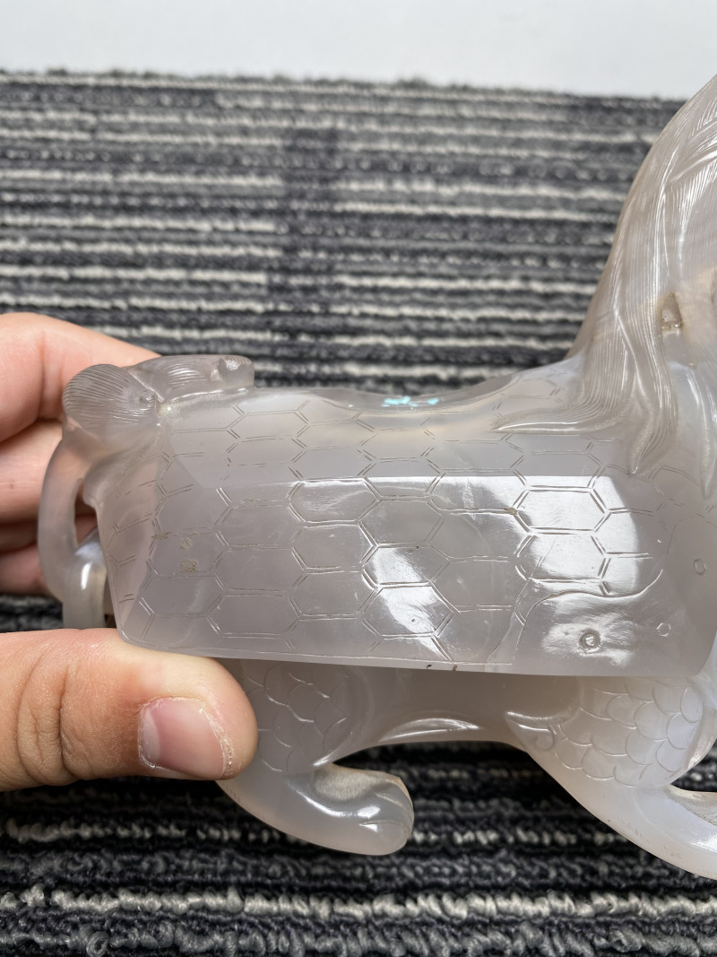 清乾隆 “永寿之宝”款冰糖玛瑙赑屃砚滴 - 图18