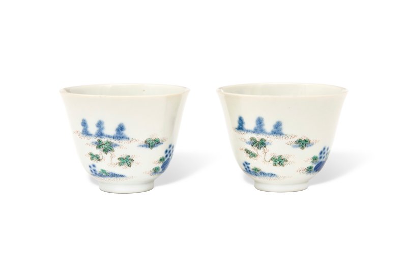 TWO FAMILLE VERTE 'APRICOT TREE' MONTH CUPS  CHINA, QING DYNASTY, DAOGUANG SIX-CHARACTER SEAL MARKS IN UNDERGLAZE BLUE AND OF THE PERIOD (1821-1850) - 图3
